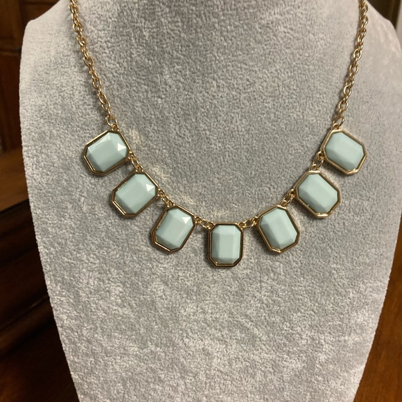 Boutique Mint Green & Gold Fashion Drop Choker Statement Necklace Adjust… - Picture 9 of 10